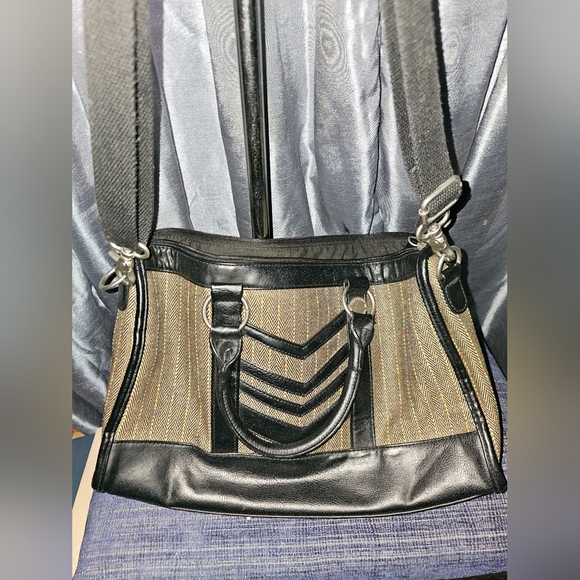 Volcom black leather chevron eccentric cloth rectangle crossbody/handbag - Picture 4 of 13